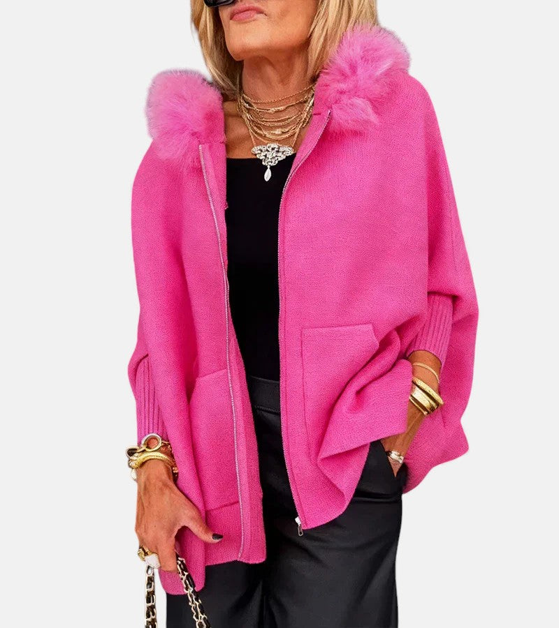 Soraya – Luźny płaszcz z kapturem i futrzanym kołnierzem