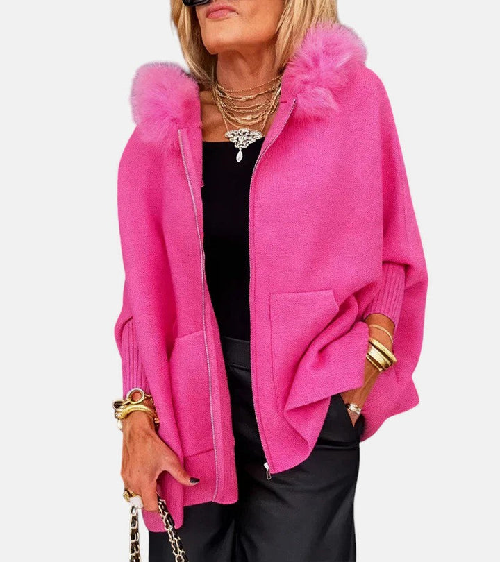 Soraya – Luźny płaszcz z kapturem i futrzanym kołnierzem